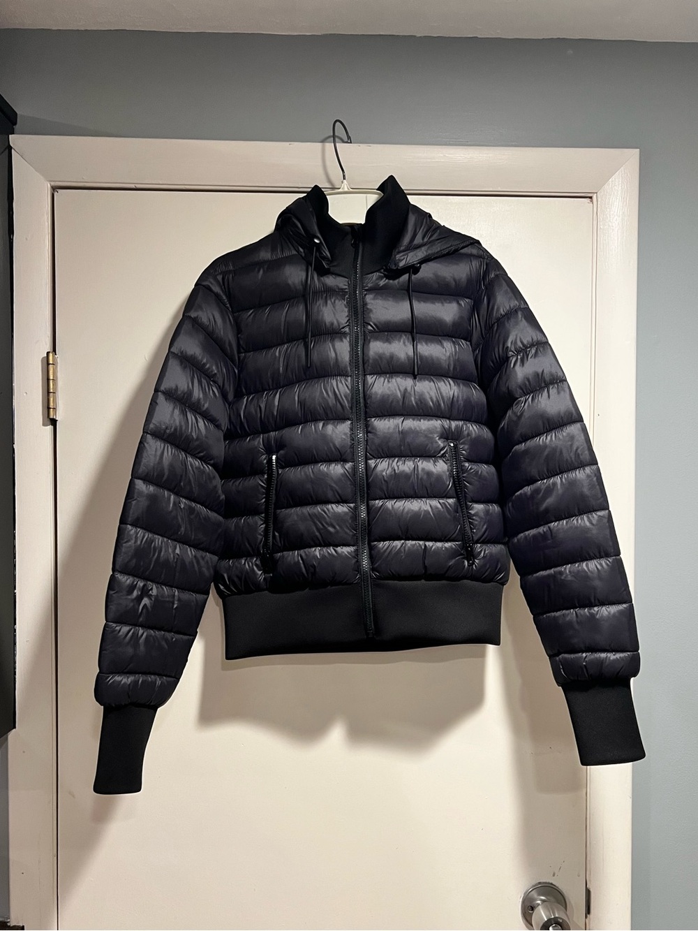 Black Women's Quilted Hooded Puffer Jacket. Zara. Size M.